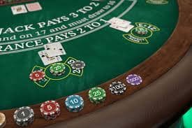 Tabel pembayaran Wild West Gold menampilkan semua kombinasi simbol dan hadiah yang sesuai